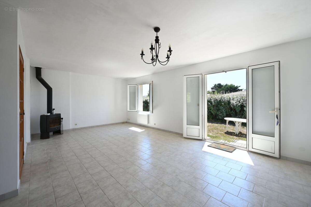 Maison à SAINT-CLEMENT-DES-BALEINES