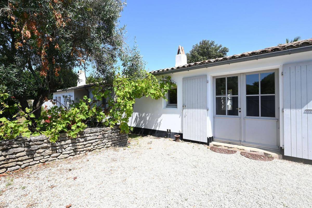 Maison à LES PORTES-EN-RE