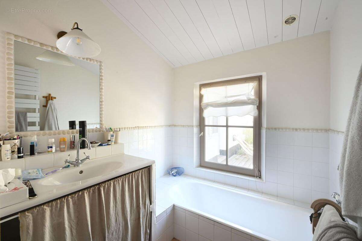 Maison à LES PORTES-EN-RE