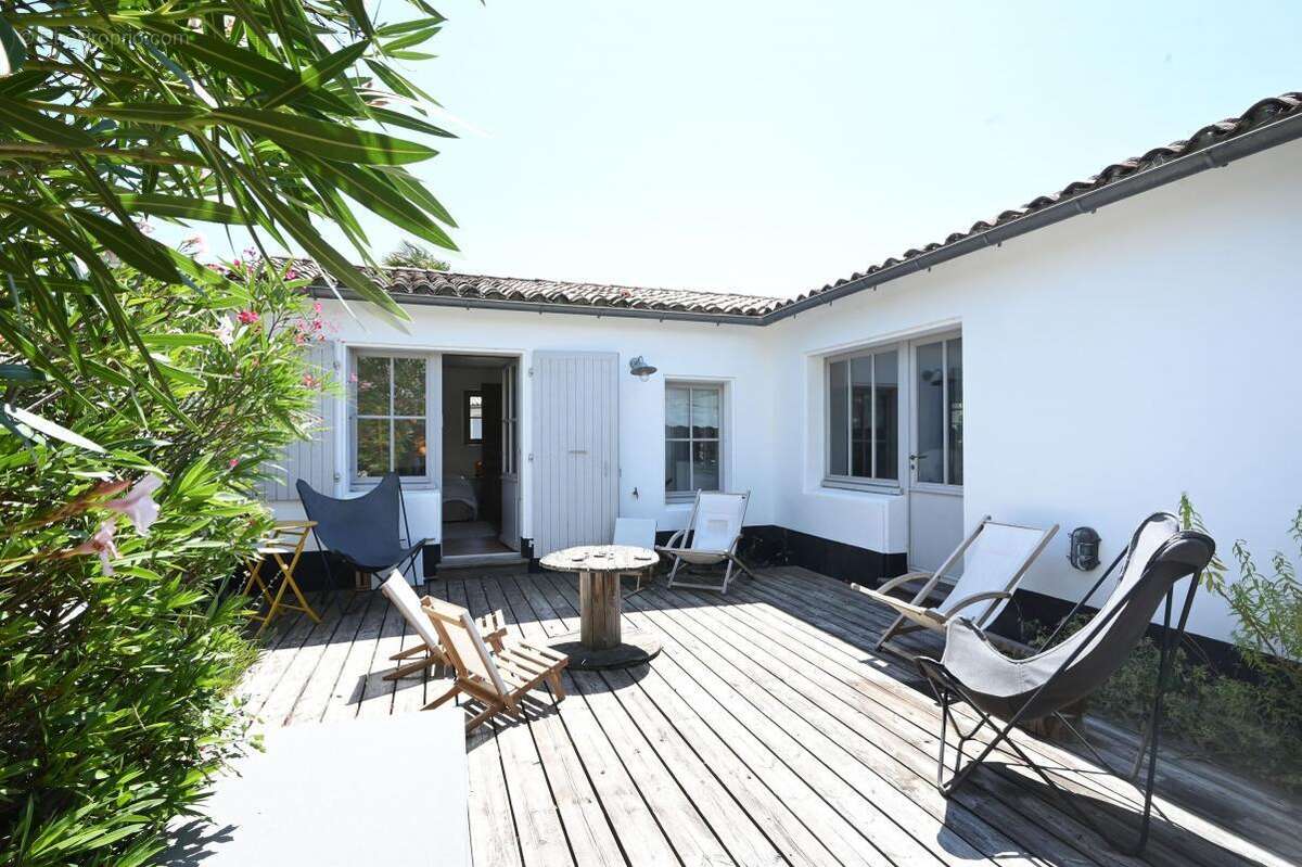 Maison à LES PORTES-EN-RE