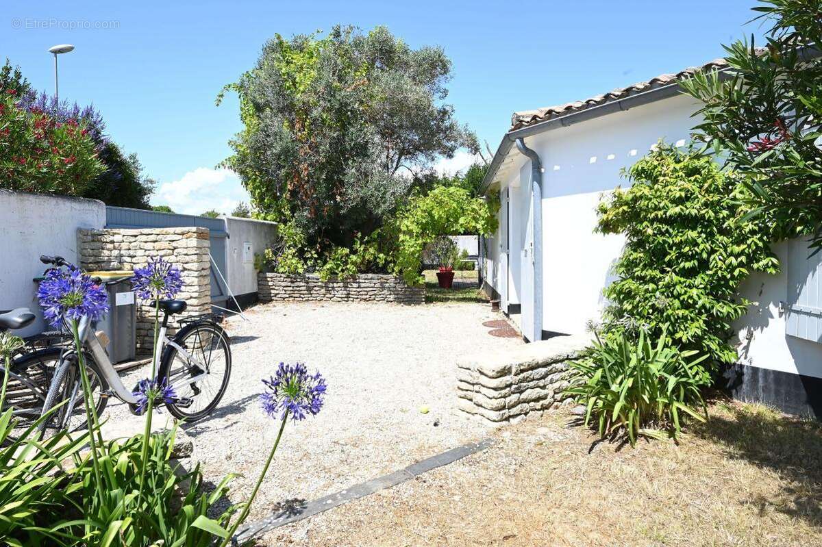 Maison à LES PORTES-EN-RE