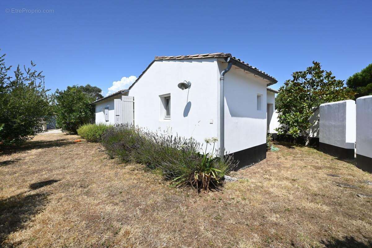 Maison à LES PORTES-EN-RE