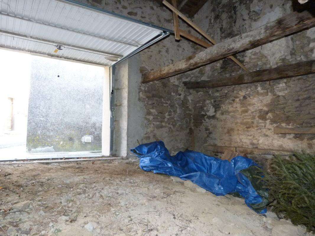 Maison à VILLEMAGNE