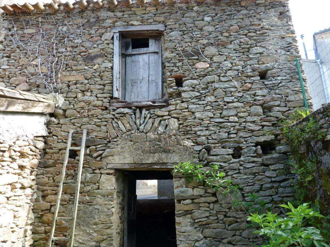 Maison à VILLEMAGNE