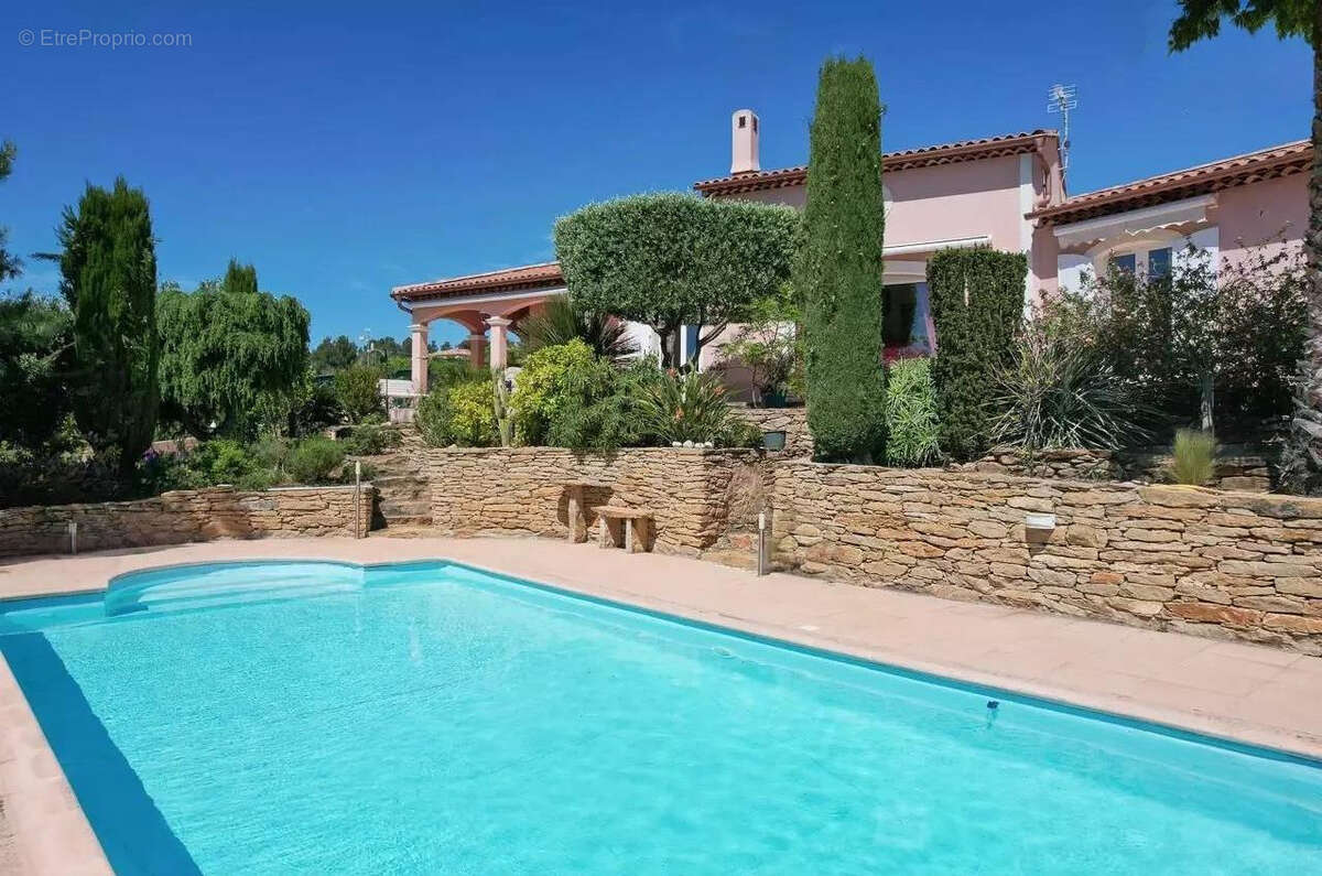 Maison à LA CADIERE-D'AZUR