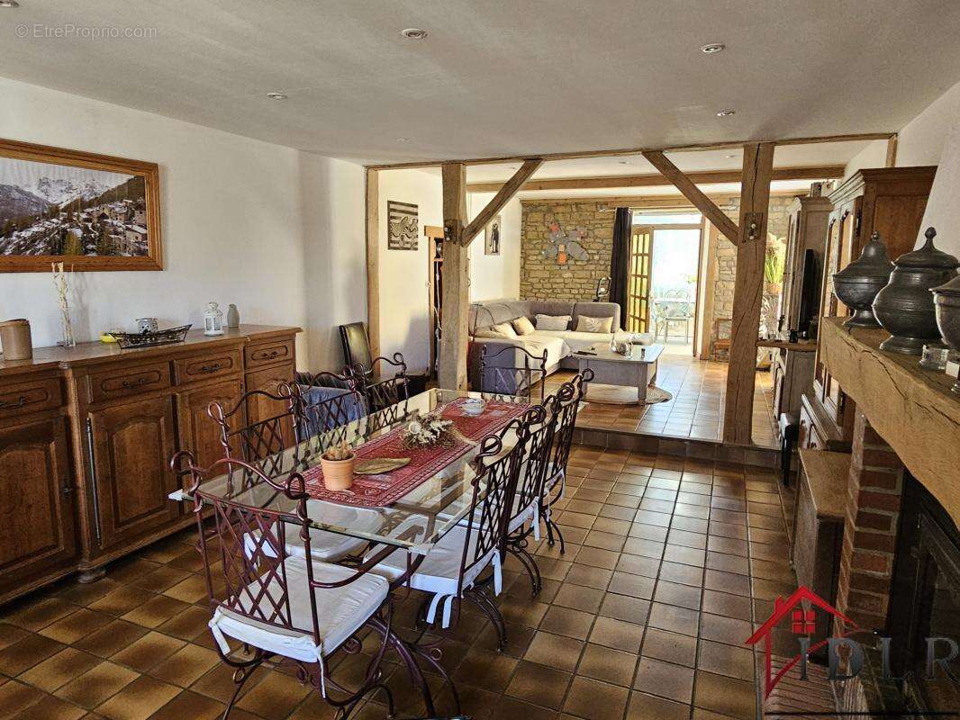 Maison à MORANCOURT