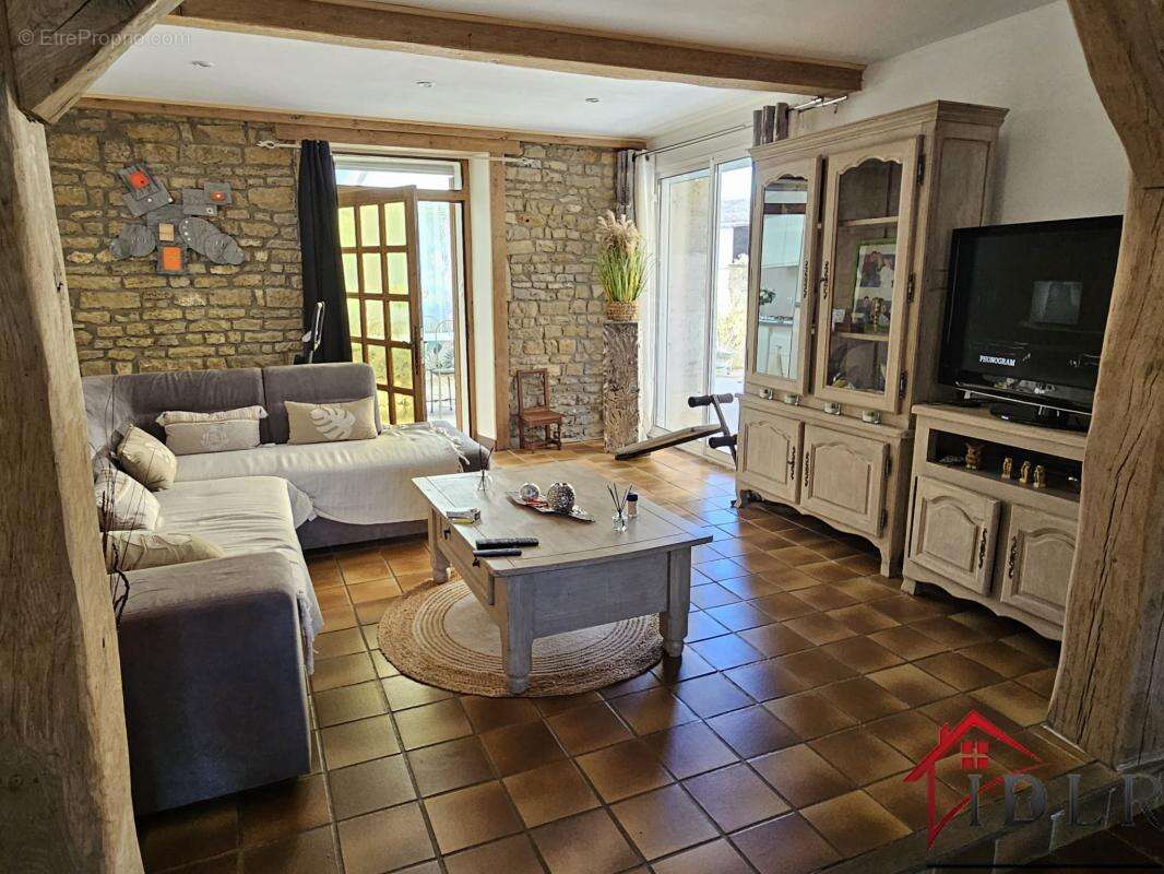 Maison à MORANCOURT