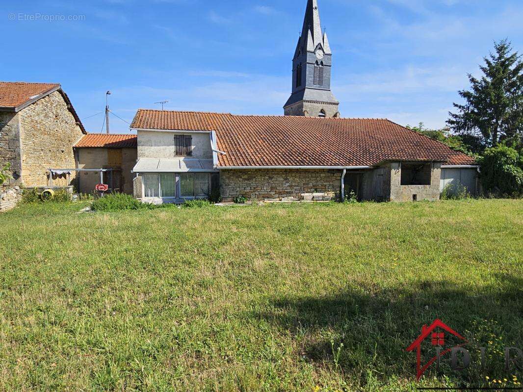 Maison à MORANCOURT