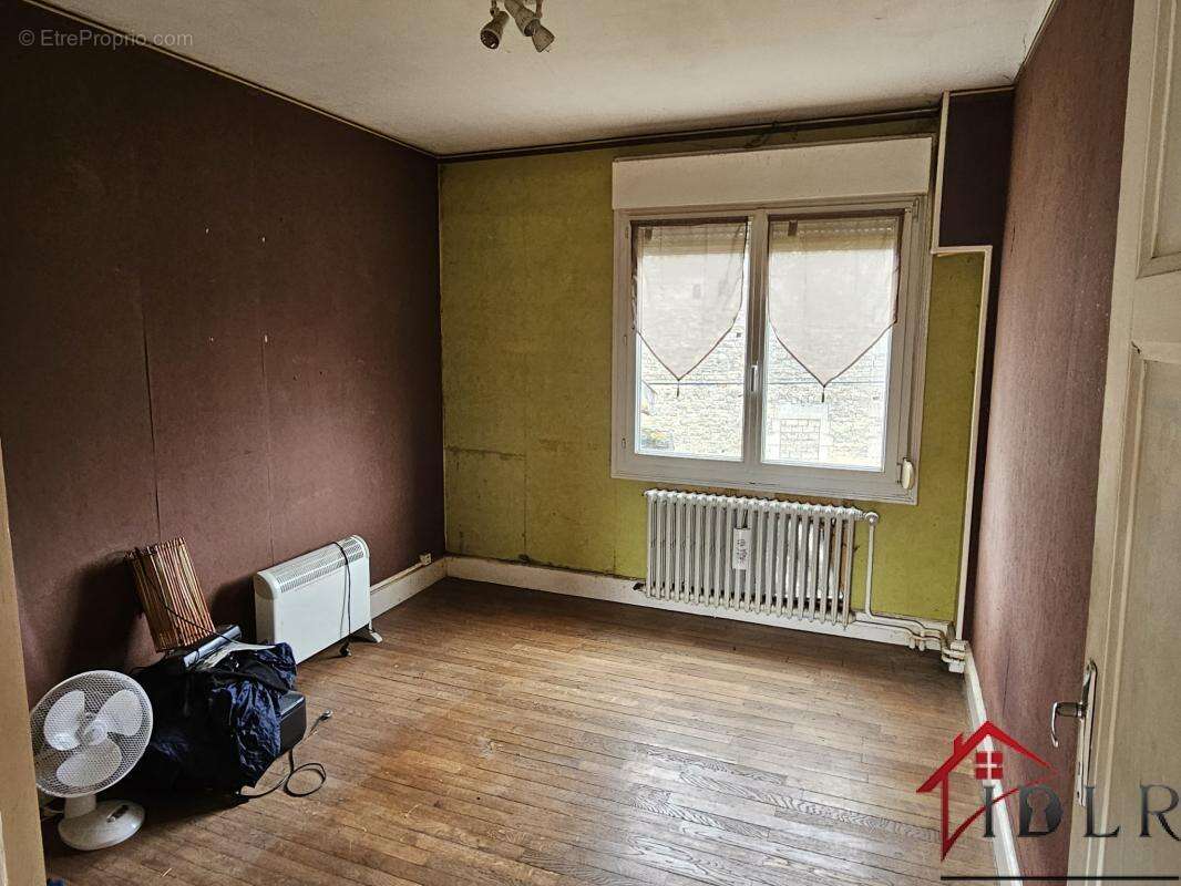 Maison à RACHECOURT-SUZEMONT