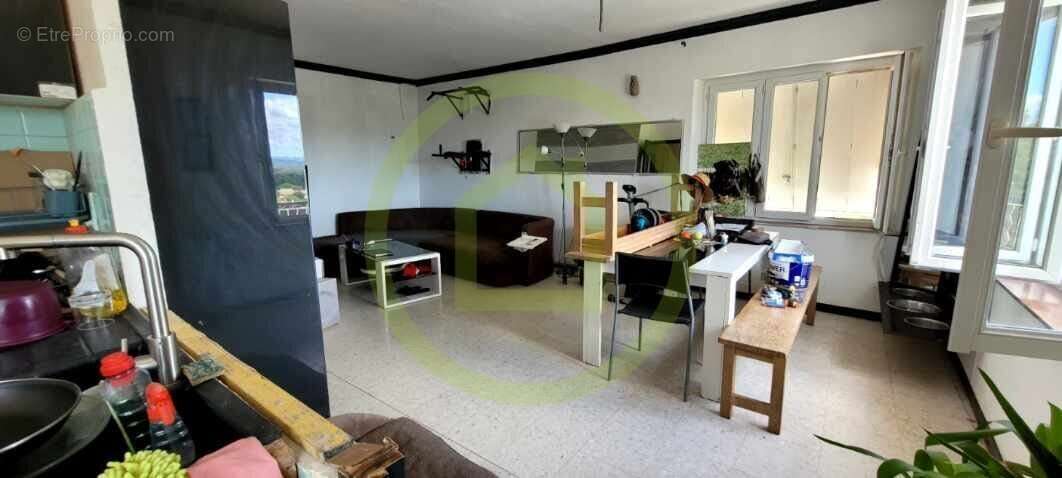 Maison à SAINT-HILAIRE-DE-BRETHMAS