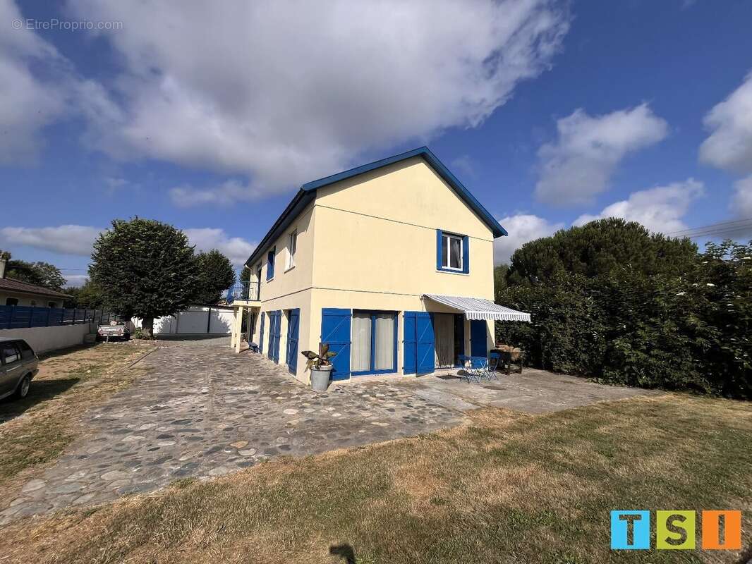 Maison à POINTIS-DE-RIVIERE