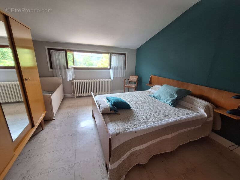 Maison à GAGNAC-SUR-CERE