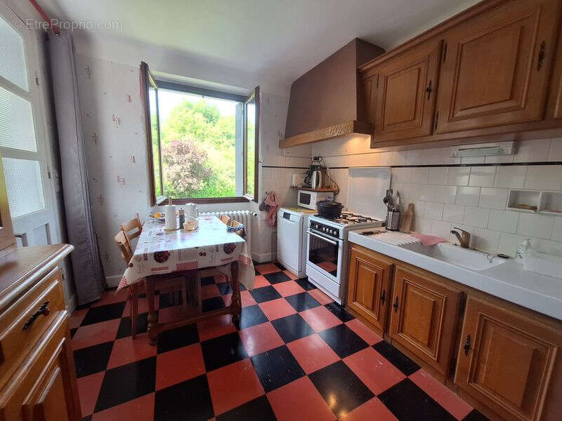 Maison à GAGNAC-SUR-CERE