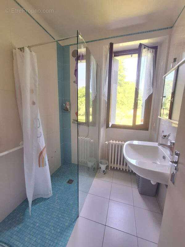 Maison à GAGNAC-SUR-CERE