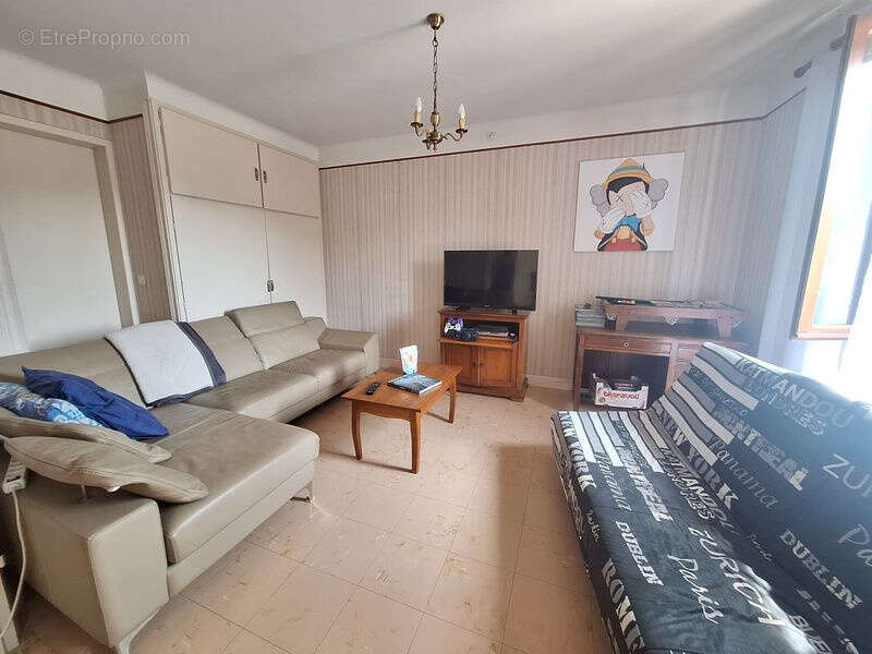 Maison à GAGNAC-SUR-CERE