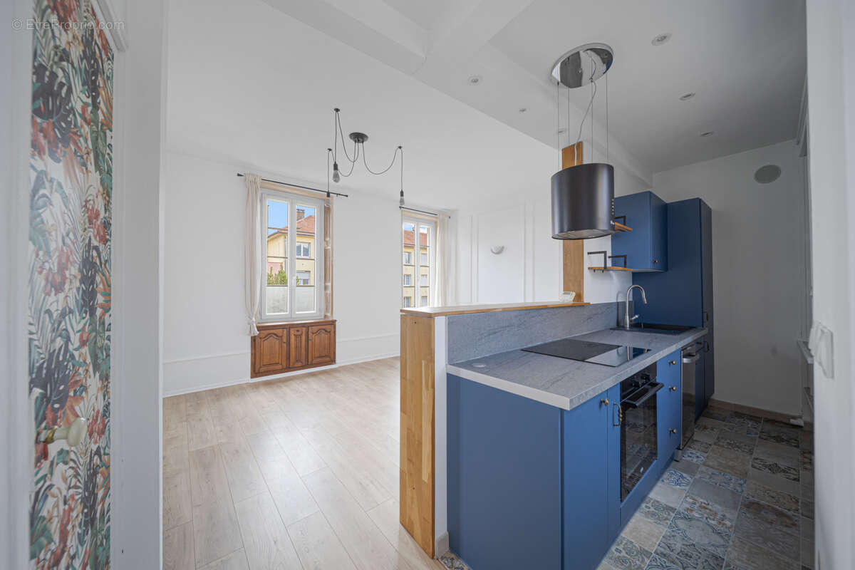 Appartement à CHENOVE