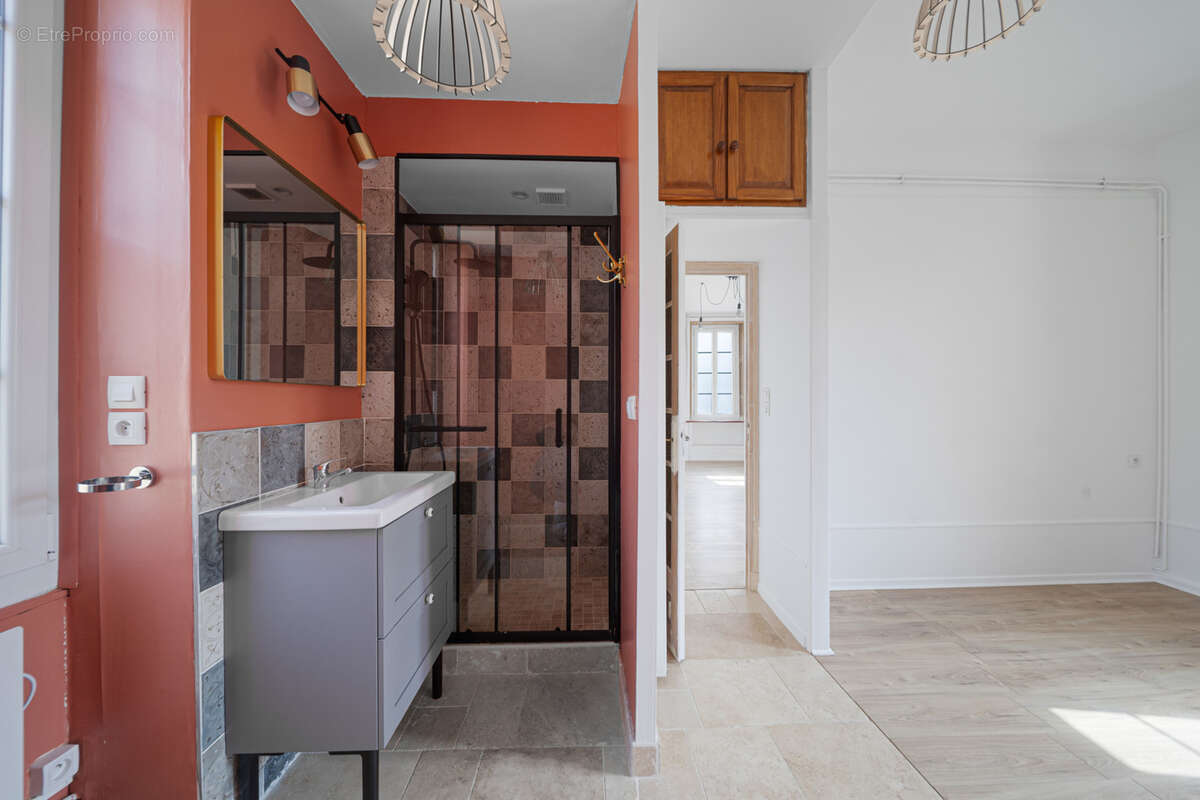 Appartement à CHENOVE