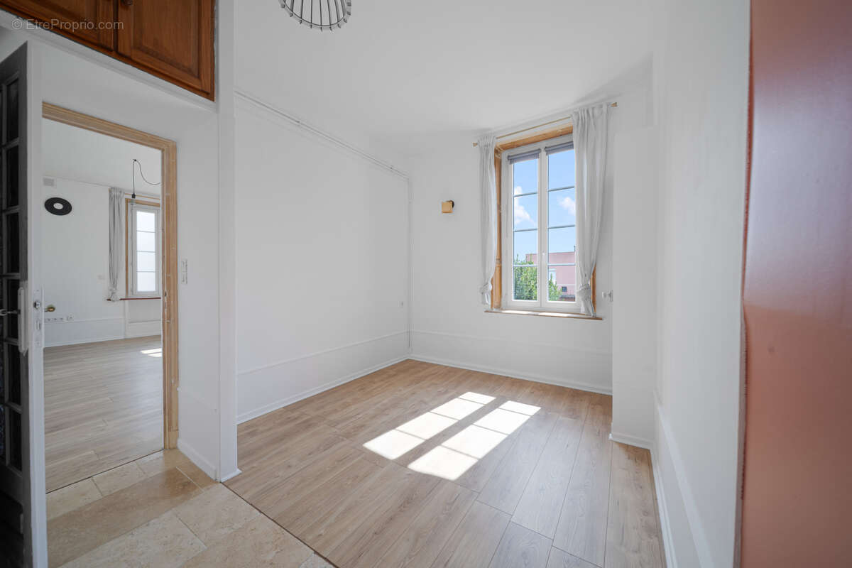 Appartement à CHENOVE