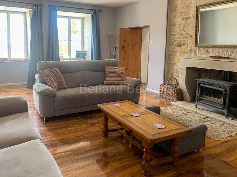 Maison à SAUZE-VAUSSAIS