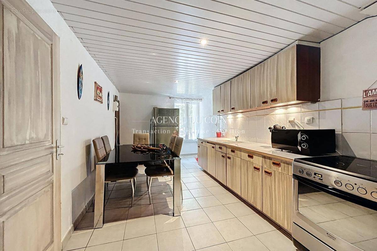 Appartement à LE MUY