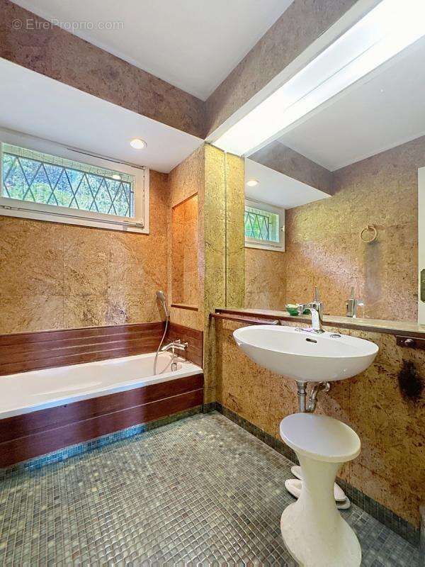 Maison à VILLENEUVE-LES-AVIGNON