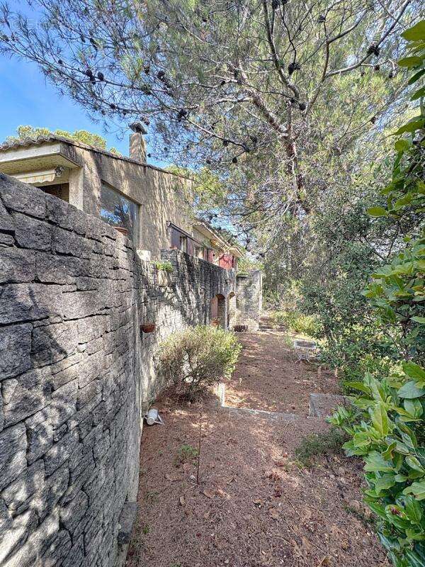 Maison à VILLENEUVE-LES-AVIGNON