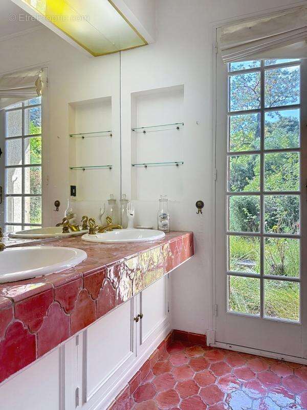 Maison à VILLENEUVE-LES-AVIGNON