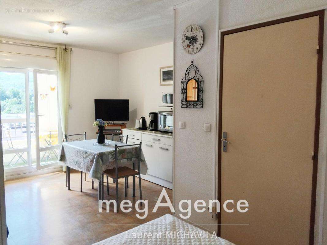 Appartement à LAMALOU-LES-BAINS