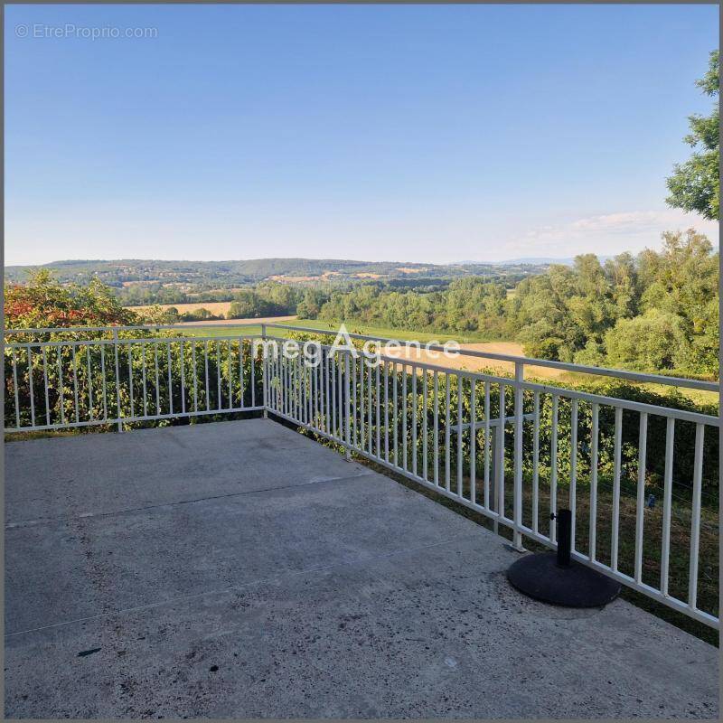 Maison à L&#039;ISLE-D&#039;ABEAU