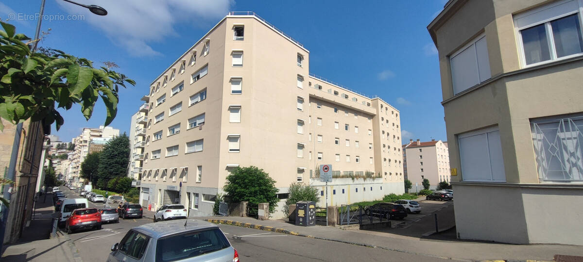 Appartement à SAINT-ETIENNE