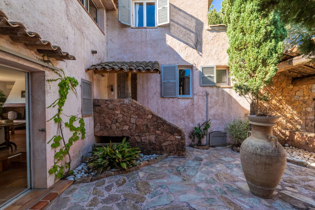 Maison à PORTO-VECCHIO