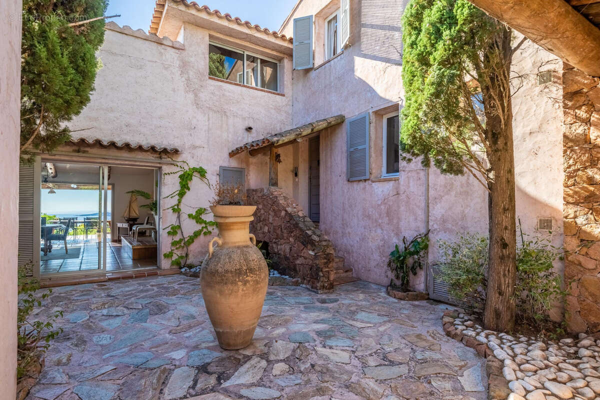 Maison à PORTO-VECCHIO