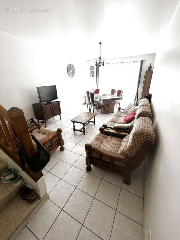 Maison à VILLENEUVE-DU-PAREAGE