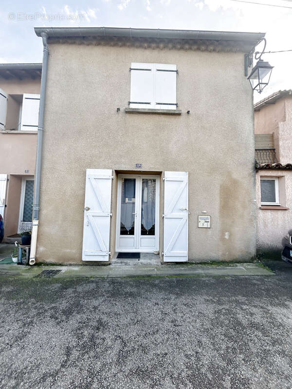 Maison à VILLENEUVE-DU-PAREAGE