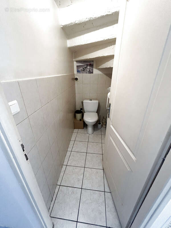 Maison à VILLENEUVE-DU-PAREAGE