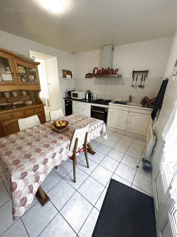 Maison à VILLENEUVE-DU-PAREAGE