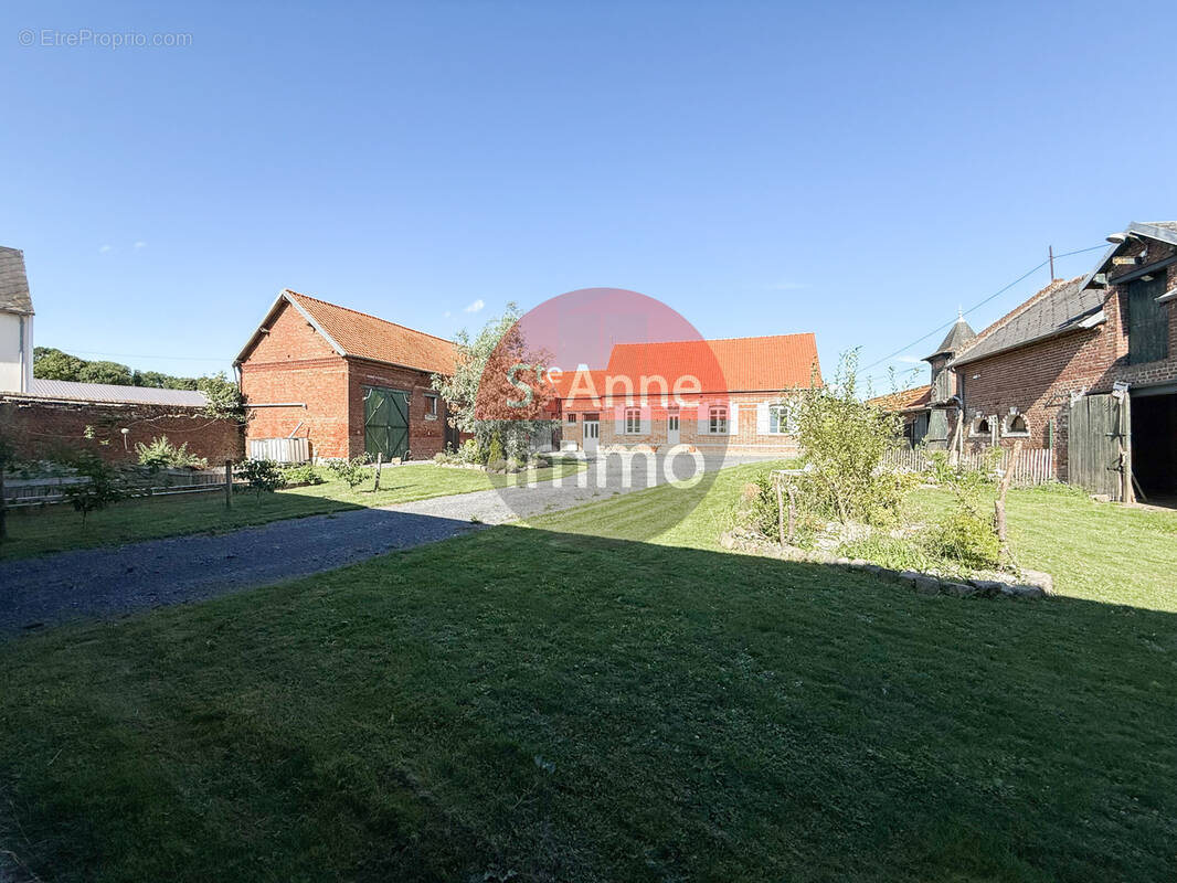 Maison à MAUCOURT