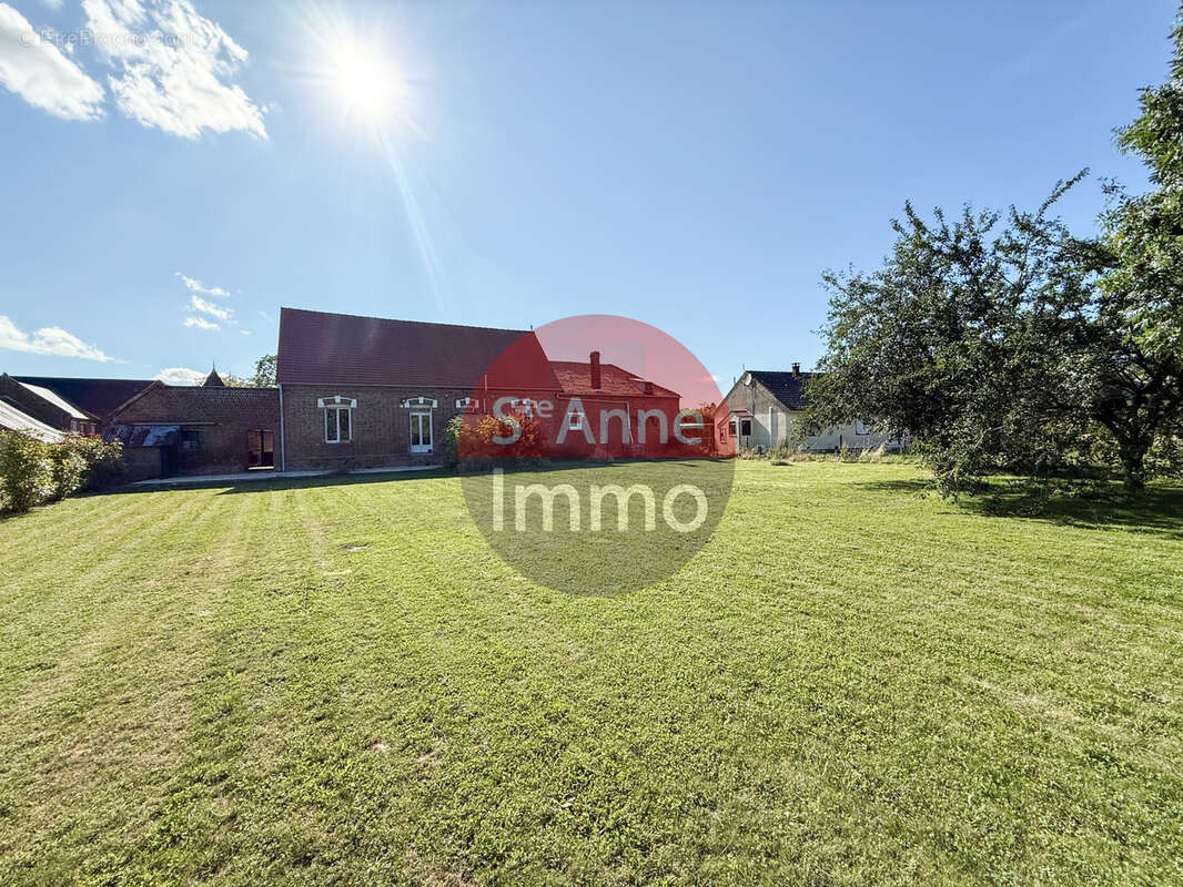 Maison à MAUCOURT