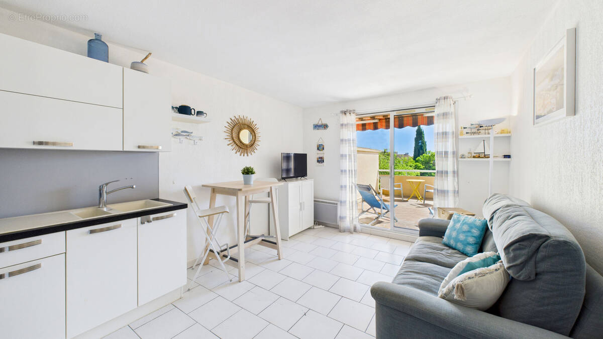 Appartement à CARQUEIRANNE