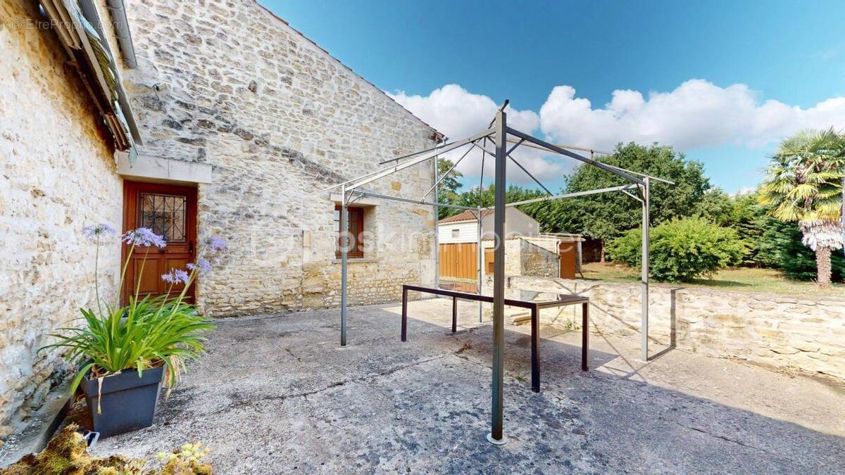 Maison à SAINT-SAVINIEN