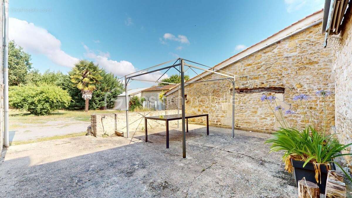 Maison à SAINT-SAVINIEN