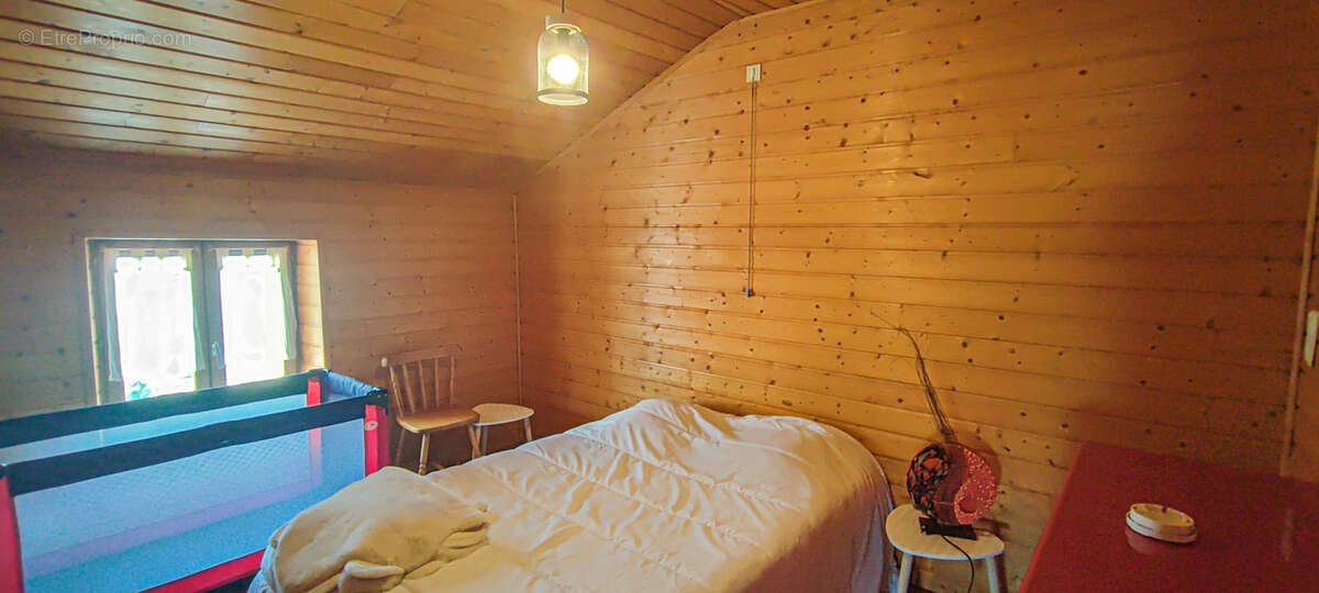 Maison à CHAMPAGNAT-LE-JEUNE