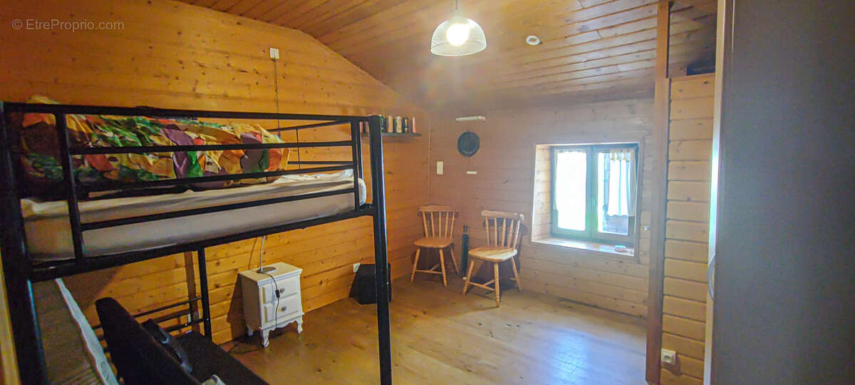 Maison à CHAMPAGNAT-LE-JEUNE