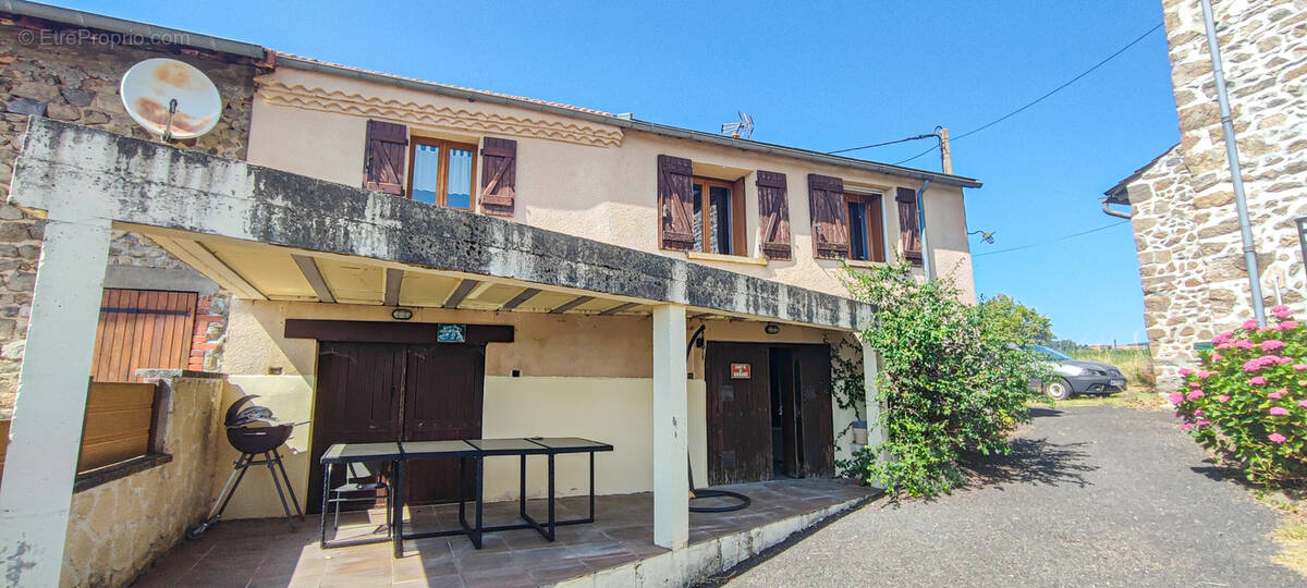 Maison à CHAMPAGNAT-LE-JEUNE