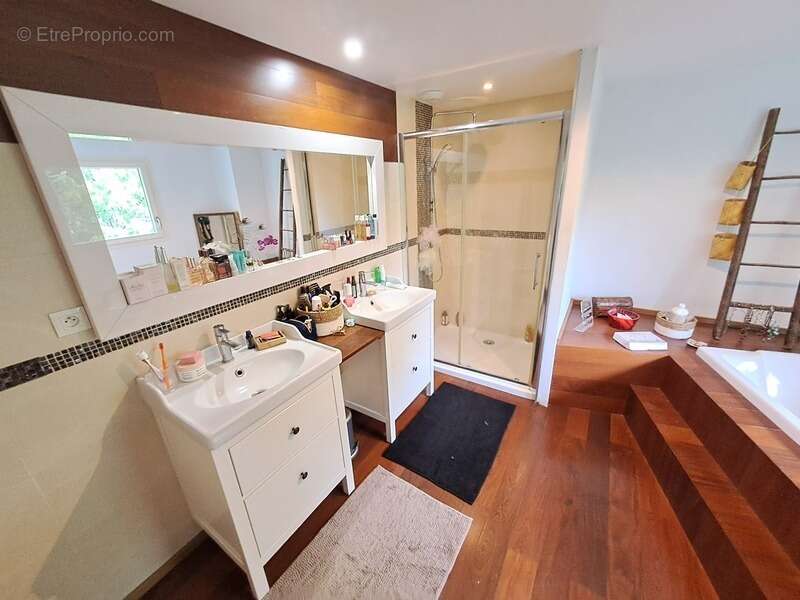 Maison à CASTRES-GIRONDE