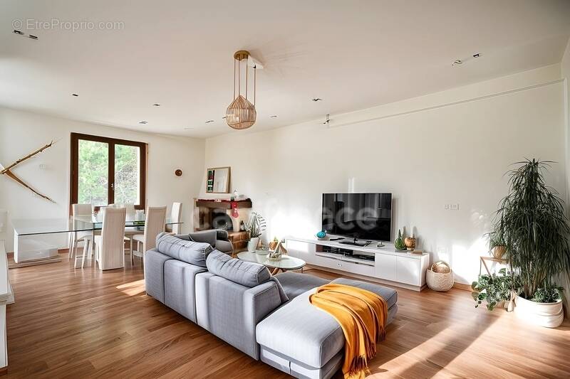 Maison à COLAYRAC-SAINT-CIRQ