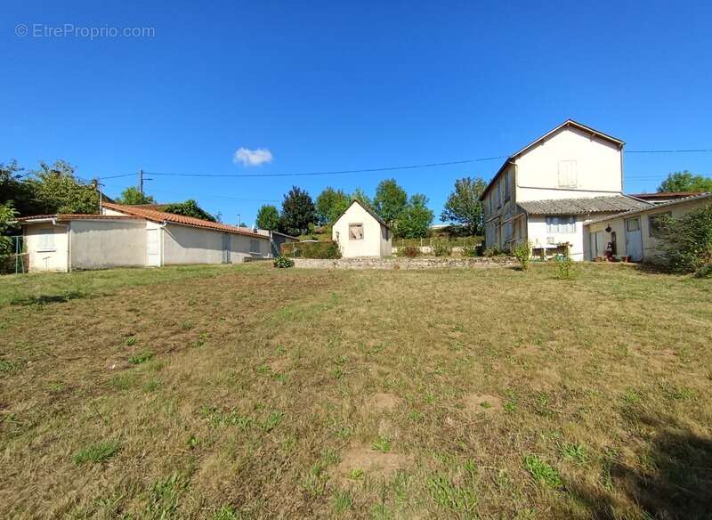 Maison à CELLES-SUR-BELLE