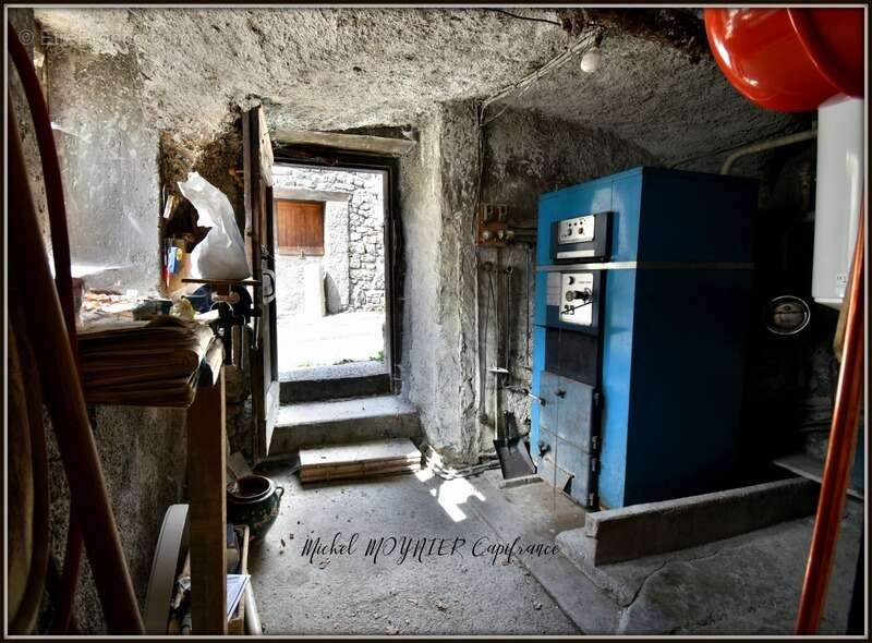 Maison à LA ROCHE-DE-RAME