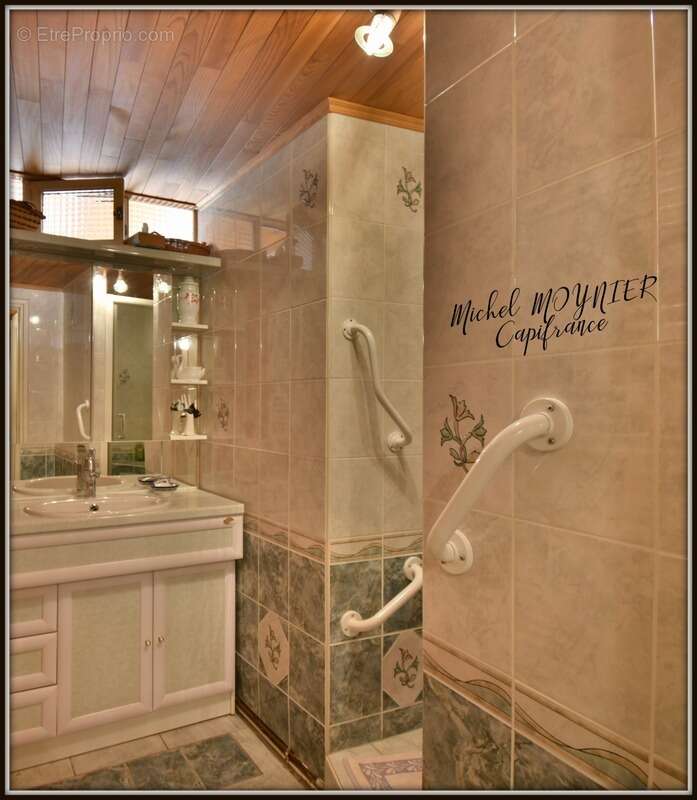 Maison à LA ROCHE-DE-RAME