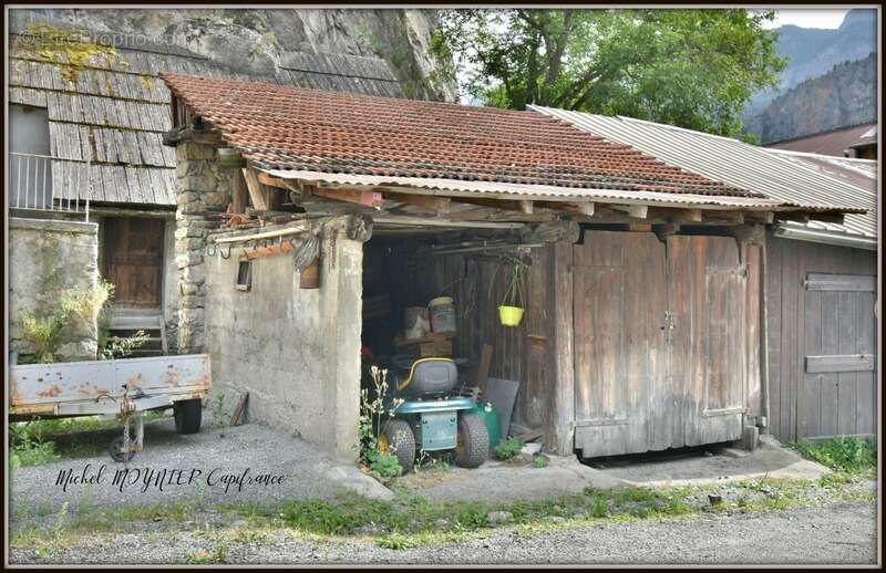 Maison à LA ROCHE-DE-RAME